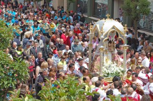 San Clemente (Cuenca), 1-05-2011.- El consejero de Agricultura y Medio Ambiente, José Luis Martínez Guijarro, asistió hoy en San Clemente (Cuenca) junto a más de 5.000 personas a la Venida de la Virgen de Rus. (Foto: Isabel González // JCCM)